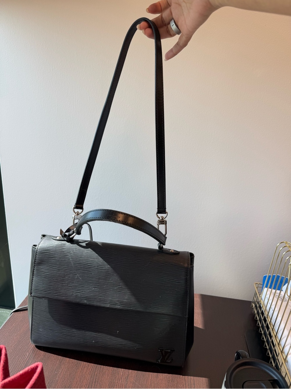 Louis Vuitton Epi Cluny MM Black - Picture 11 of 16